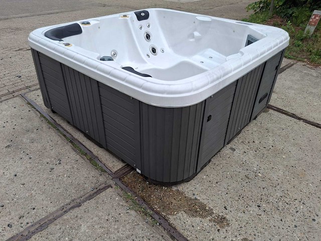 Balboa 5 persoons jacuzzi en buitenspa - afbeelding 6 van  12