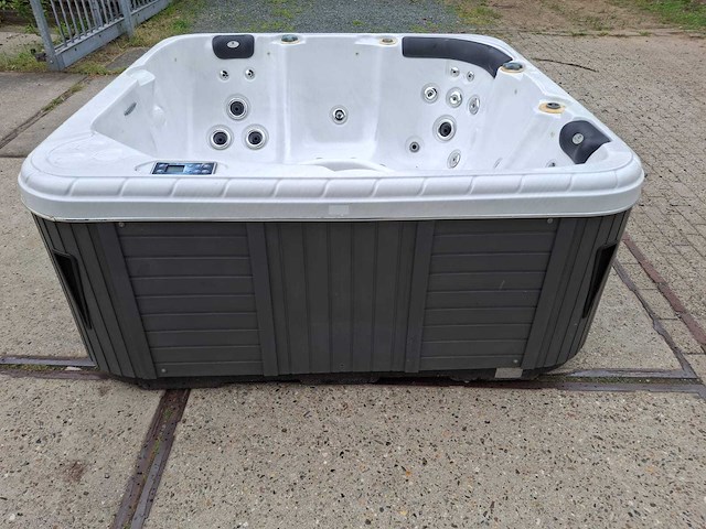 Balboa 5 persoons jacuzzi en buitenspa - afbeelding 7 van  12