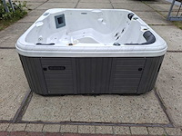 Balboa 5 persoons jacuzzi en buitenspa - afbeelding 10 van  12