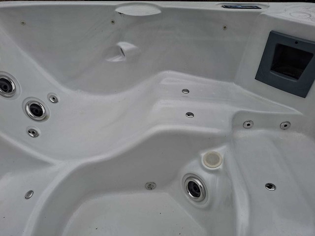 Balboa 5 persoons jacuzzi en buitenspa - afbeelding 4 van  25