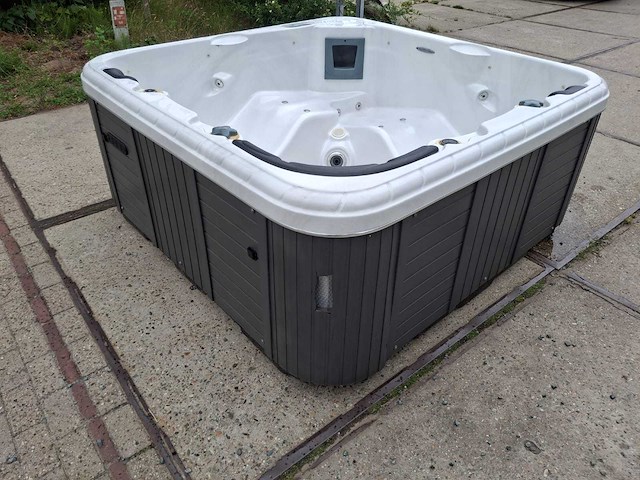 Balboa 5 persoons jacuzzi en buitenspa - afbeelding 19 van  25