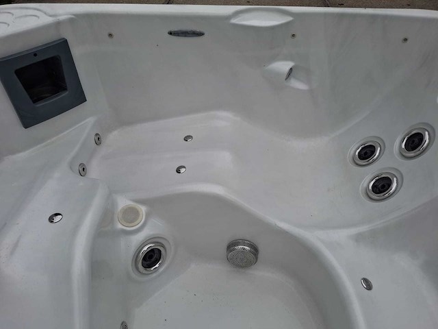 Balboa 5 persoons jacuzzi en buitenspa - afbeelding 3 van  7