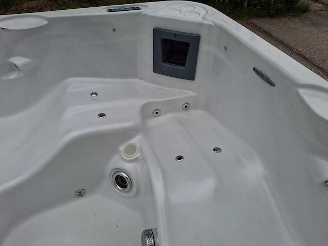 Balboa 5 persoons jacuzzi en buitenspa - afbeelding 4 van  7