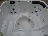 Balboa 5 persoons jacuzzi en buitenspa - afbeelding 5 van  7