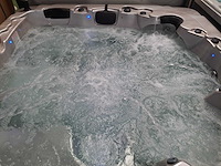 Balboa 5 persoons jacuzzi en buitenspa - afbeelding 1 van  25