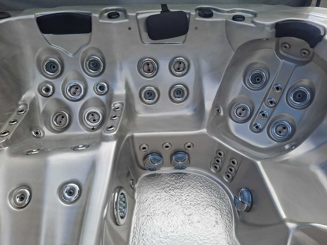 Balboa 5 persoons jacuzzi en buitenspa - afbeelding 10 van  25