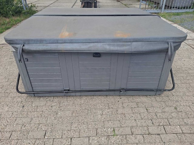 Balboa 5 persoons jacuzzi en buitenspa - afbeelding 13 van  25