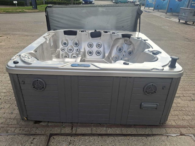 Balboa 5 persoons jacuzzi en buitenspa - afbeelding 25 van  25