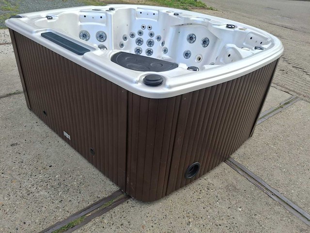 Balboa 5 persoons jacuzzi en buitenspa - afbeelding 15 van  30