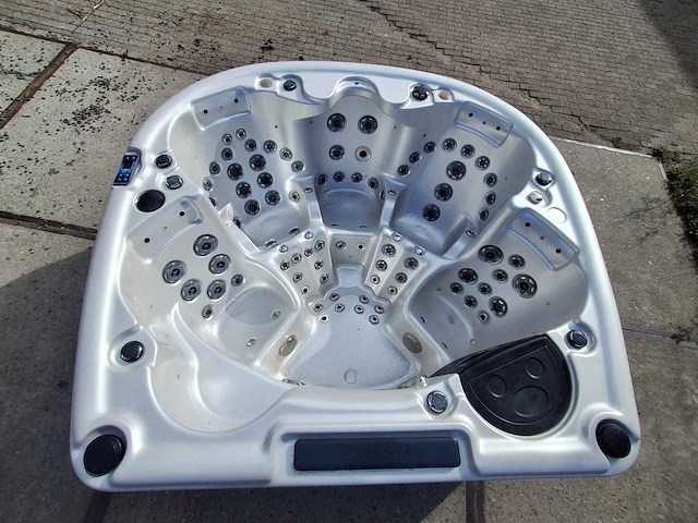Balboa 5 persoons jacuzzi en buitenspa - afbeelding 27 van  30