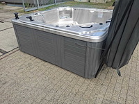 Balboa 5 persoons jacuzzi en buitenspa - afbeelding 2 van  3