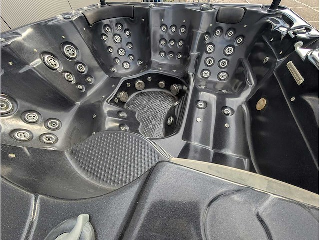 Balboa 5 persoons jacuzzi en buitenspa - afbeelding 20 van  26