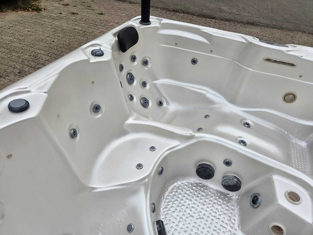 Balboa 5 persoons jacuzzi en buitenspa - afbeelding 2 van  30