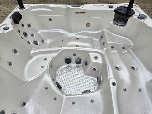 Balboa 5 persoons jacuzzi en buitenspa - afbeelding 8 van  30