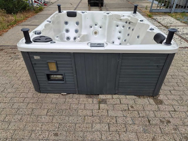 Balboa 5 persoons jacuzzi en buitenspa - afbeelding 19 van  30