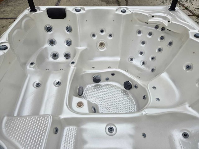 Balboa 5 persoons jacuzzi en buitenspa - afbeelding 12 van  30
