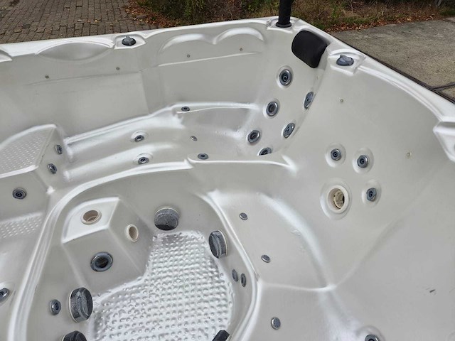 Balboa 5 persoons jacuzzi en buitenspa - afbeelding 23 van  30