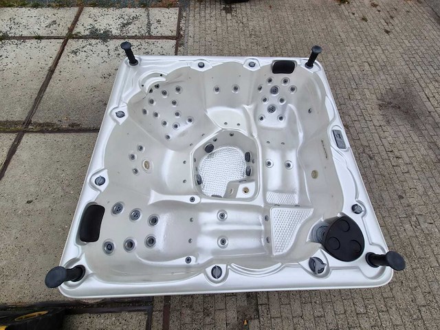 Balboa 5 persoons jacuzzi en buitenspa - afbeelding 26 van  30