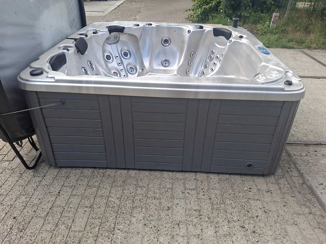 Balboa 5 persoons jacuzzi en buitenspa - afbeelding 32 van  34