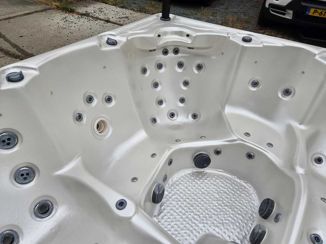 Balboa 5 persoons jacuzzi en buitenspa - afbeelding 6 van  30