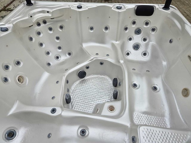 Balboa 5 persoons jacuzzi en buitenspa - afbeelding 13 van  30