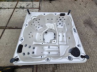Balboa 5 persoons jacuzzi en buitenspa - afbeelding 26 van  30