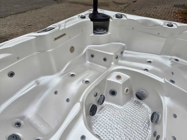 Balboa 5 persoons jacuzzi en buitenspa - afbeelding 29 van  30