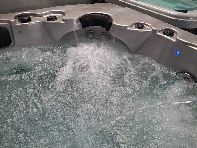 Balboa 5 persoons jacuzzi en buitenspa - afbeelding 4 van  45