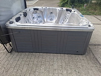 Balboa 5 persoons jacuzzi en buitenspa - afbeelding 43 van  45
