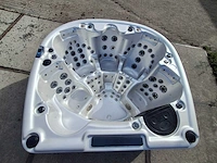 Balboa 5 persoons jacuzzi en buitenspa - afbeelding 33 van  38