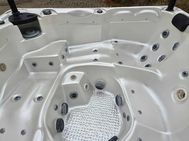 Balboa 5 persoons jacuzzi en buitenspa - afbeelding 7 van  30