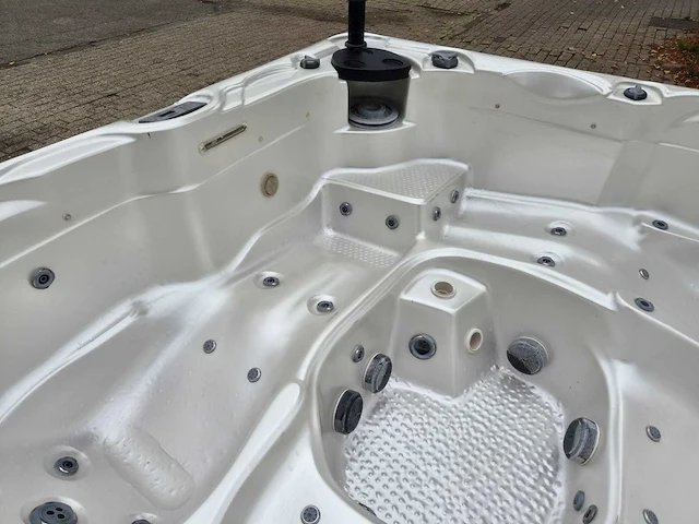 Balboa 5 persoons jacuzzi en buitenspa - afbeelding 29 van  30