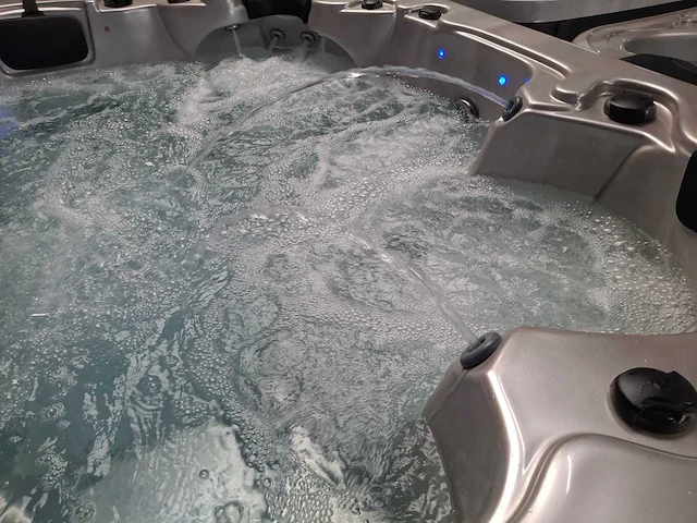 Balboa 5 persoons jacuzzi en buitenspa - afbeelding 29 van  41