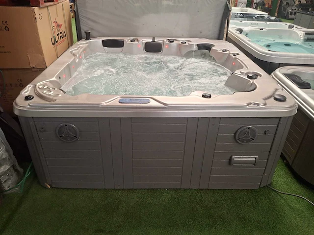 Balboa 5 persoons jacuzzi en buitenspa - afbeelding 36 van  41