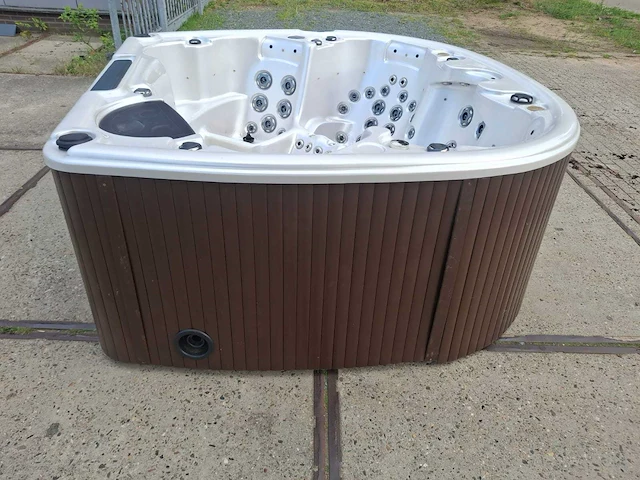 Balboa 5 persoons jacuzzi en buitenspa - afbeelding 33 van  38