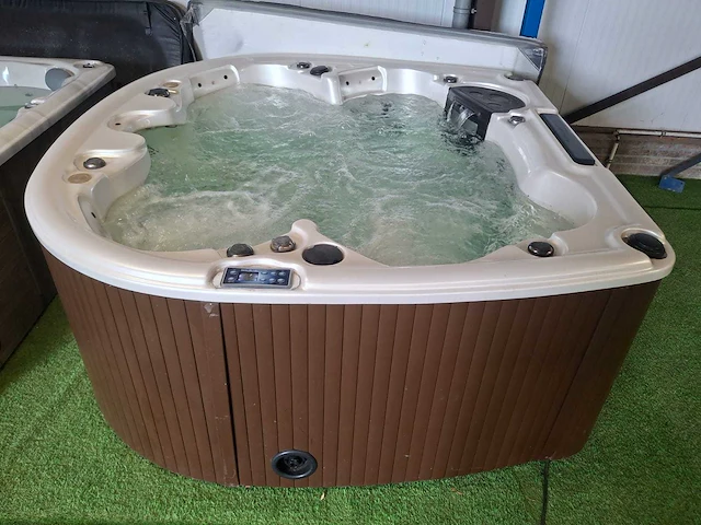 Balboa 5 persoons jacuzzi en buitenspa - afbeelding 31 van  38