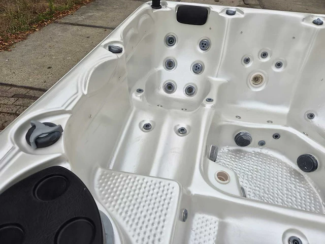 Balboa 5 persoons jacuzzi en buitenspa - afbeelding 17 van  30