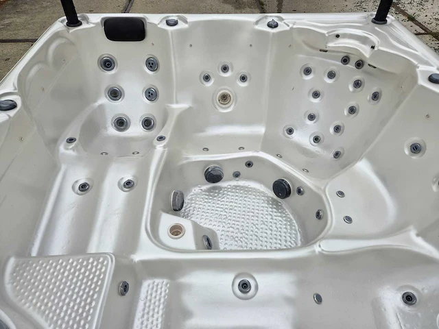 Balboa 5 persoons jacuzzi en buitenspa - afbeelding 12 van  30