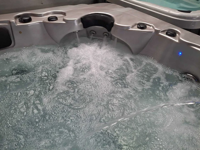 Balboa 5 persoons jacuzzi en buitenspa - afbeelding 2 van  34