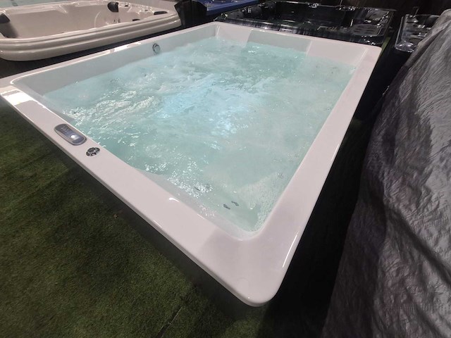 Balboa 6 persoons design spa jacuzzi en buitenspa - afbeelding 9 van  16