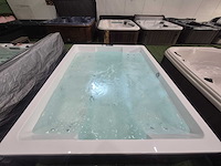 Balboa 6 persoons design spa jacuzzi en buitenspa - afbeelding 14 van  16