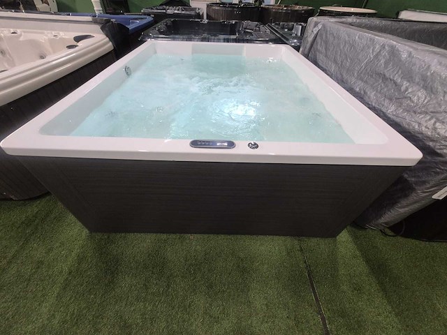 Balboa 6 persoons design spa jacuzzi en buitenspa - afbeelding 7 van  13