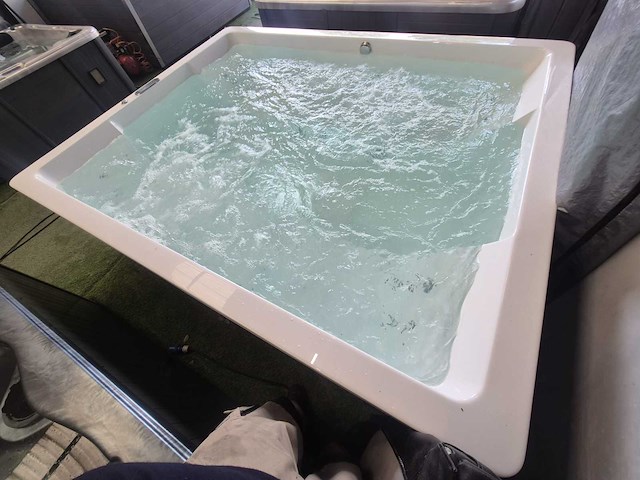 Balboa 6 persoons design spa jacuzzi en buitenspa - afbeelding 11 van  17