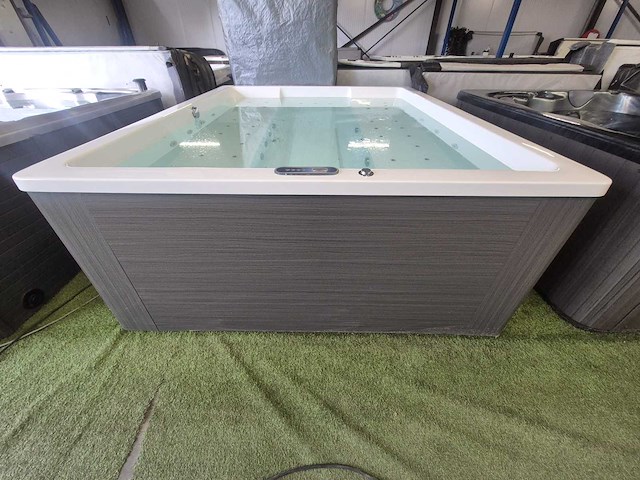 Balboa 6 persoons design spa jacuzzi en buitenspa - afbeelding 12 van  17