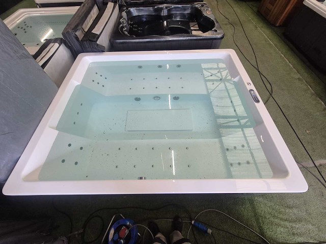 Balboa 6 persoons design spa jacuzzi en buitenspa - afbeelding 14 van  17