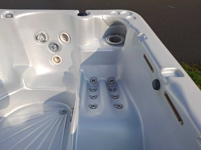 Balboa 6 persoons jacuzzi en buitenspa - afbeelding 9 van  30