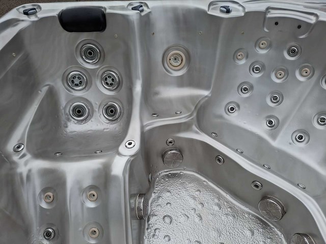 Balboa 6 persoons jacuzzi en buitenspa - afbeelding 8 van  27