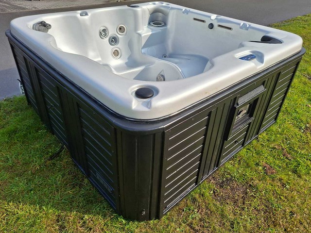 Balboa 6 persoons jacuzzi en buitenspa - afbeelding 22 van  30