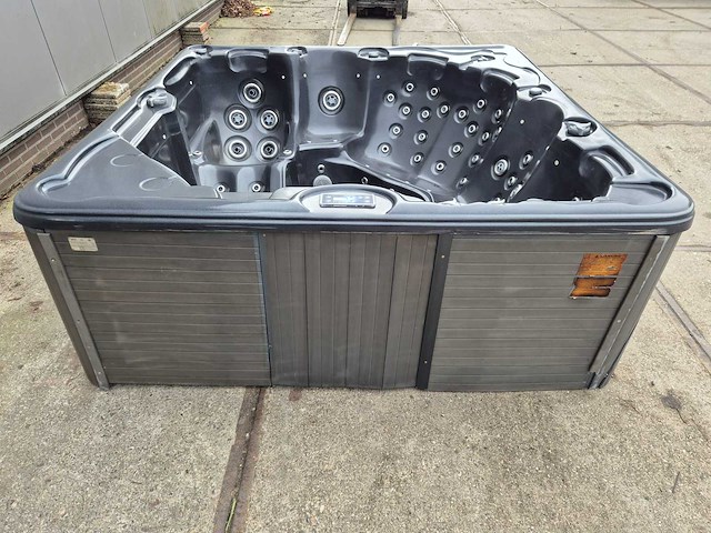 Balboa 6 persoons jacuzzi en buitenspa - afbeelding 9 van  21