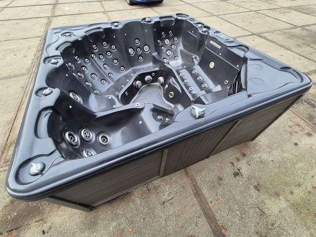 Balboa 6 persoons jacuzzi en buitenspa - afbeelding 12 van  21